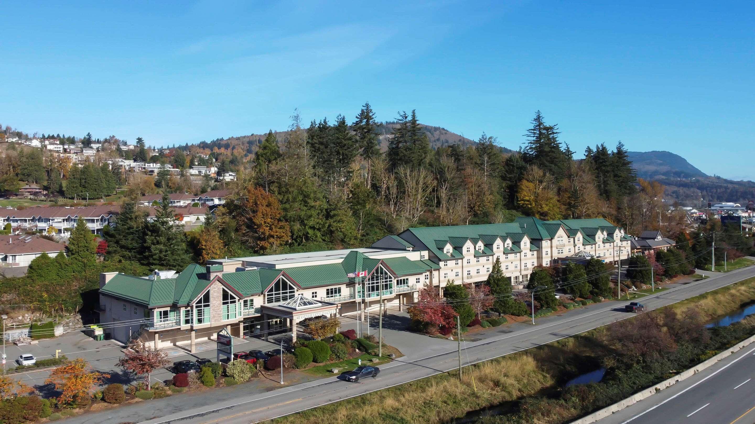 Clarion Hotel & Conference Centre Abbotsford Exterior photo