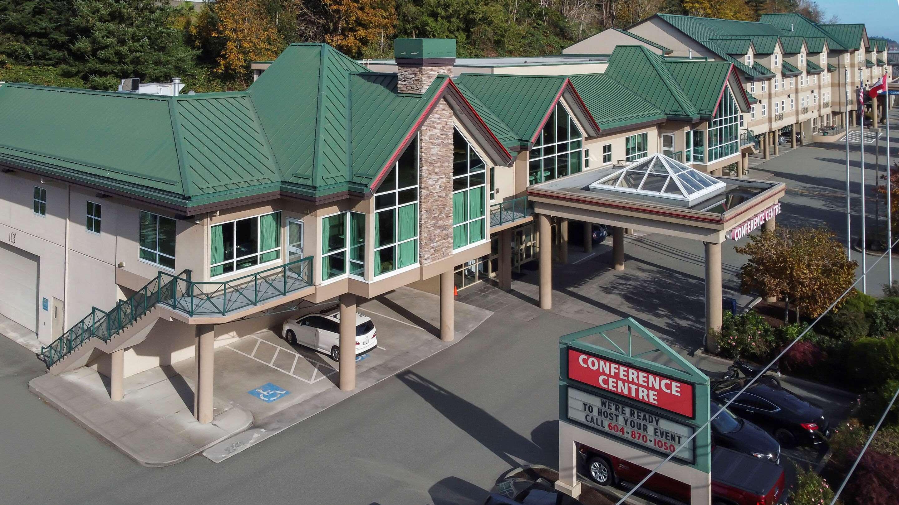 Clarion Hotel & Conference Centre Abbotsford Exterior photo