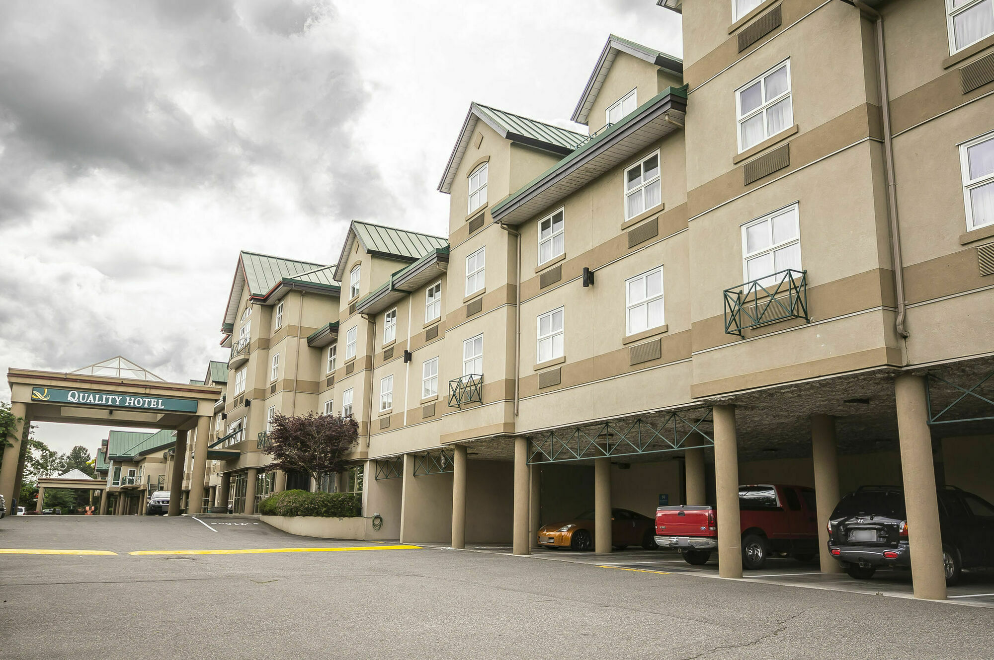 Clarion Hotel & Conference Centre Abbotsford Exterior photo